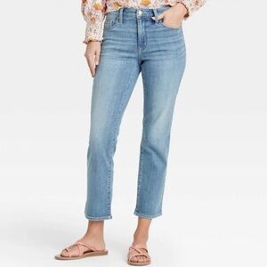 Universal Thread Women’s High Rise Slim Straight Fit Jeans